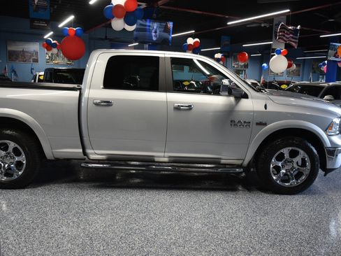 Used 2018 RAM 1500 Laramie image 2