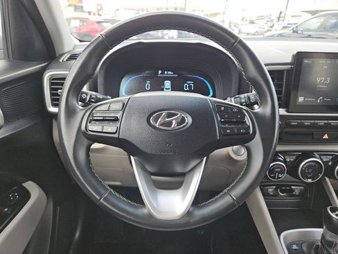 Used 2025 Hyundai Venue SEL FWD image 23