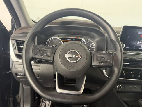 Used 2023 Nissan Rogue S FWD image 20