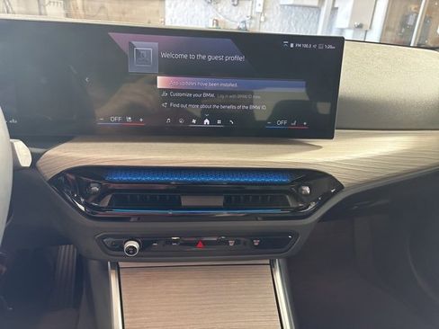 Used 2025 BMW 330i xDrive 330i xDrive image 17