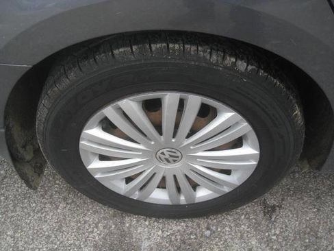 Used 2015 Volkswagen Passat 1.8T S image 23