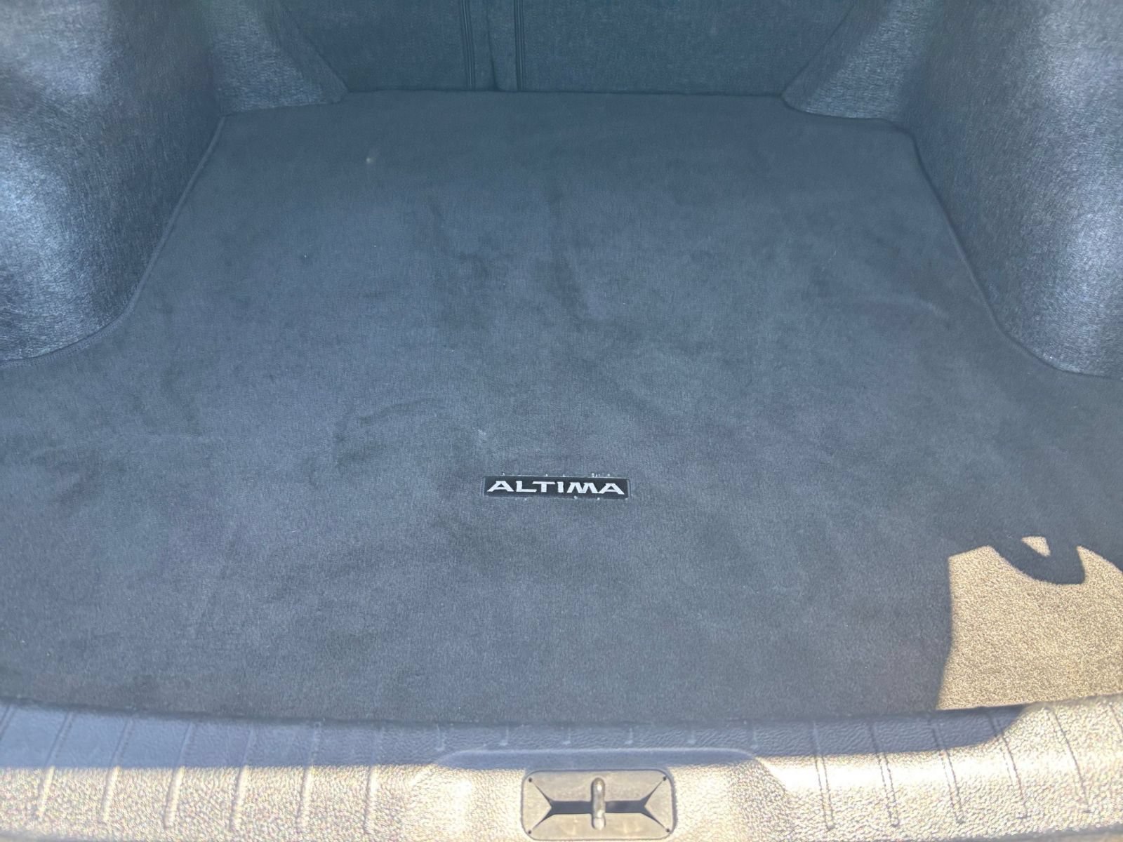 Used 2025 Nissan Altima 2.5 SV FWD image 31