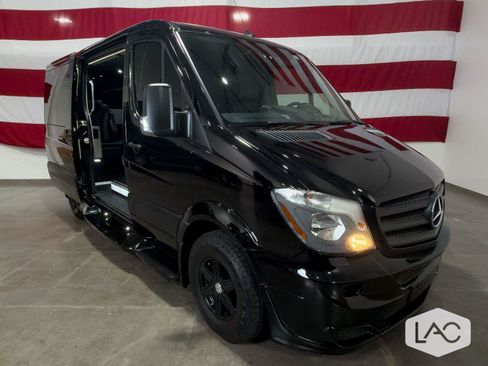 Used 2018 Mercedes-Benz Sprinter 2500 image 5