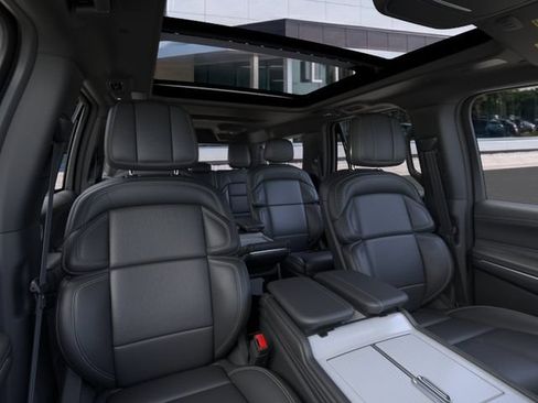 New 2026 Lincoln Navigator L Reserve w/ Jet Appearance Package AWD/4WD image 11