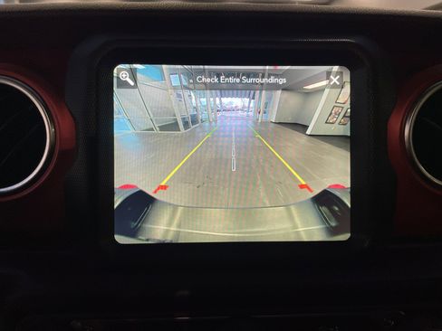 Used 2022 Jeep Gladiator Rubicon w/ LED Lighting Group image 25