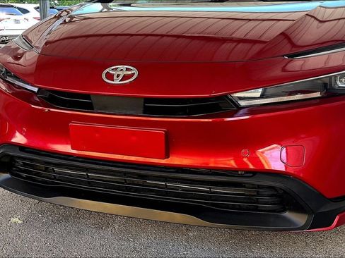 Used 2024 Toyota Prius LE FWD image 38