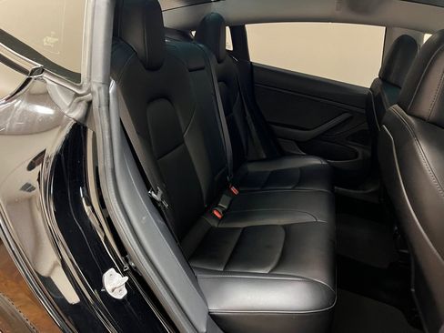 Used 2019 Tesla Model 3 Standard Range image 28