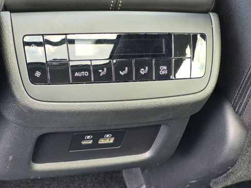 Used 2025 Nissan Pathfinder SV w/ SV Premium Package FWD image 25