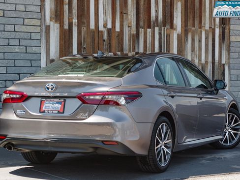 Used 2021 Toyota Camry XLE FWD image 7
