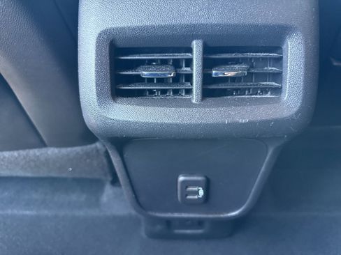 Used 2021 GMC Terrain SLT w/ Infotainment Package II AWD/4WD image 18