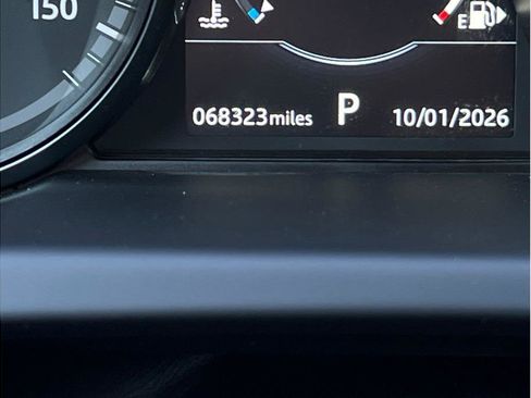 Used 2019 Land Rover Discovery Sport HSE image 19