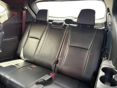 Used 2023 Toyota Highlander XSE FWD image 21