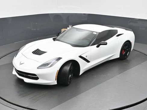 Used 2017 Chevrolet Corvette Stingray Coupe w/ 1LT RWD image 28