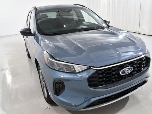 Used 2023 Ford Escape ST-Line w/ Tech Pack #1 image 4