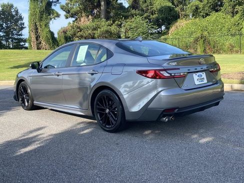 Used 2025 Toyota Camry SE w/ Convenience Package FWD image 8