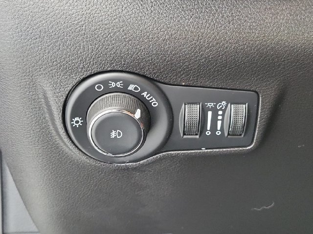 Used 2025 Jeep Compass Limited AWD/4WD image 32