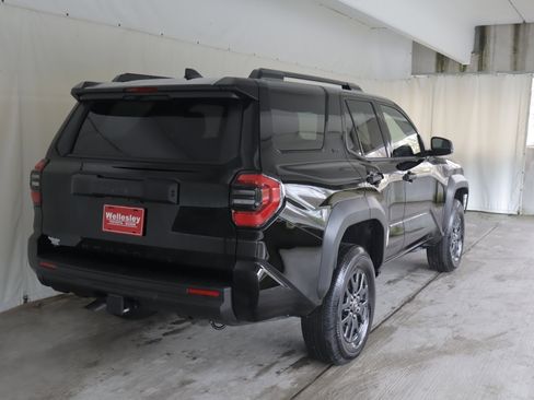 Used 2025 Toyota 4Runner SR5 AWD/4WD image 6