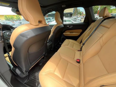 Used 2021 Volvo XC60 T5 Inscription w/ Advanced Package AWD/4WD image 18