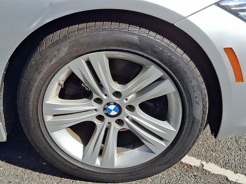 Used 2018 BMW 330i xDrive Sedan w/ Convenience Package AWD/4WD image 9