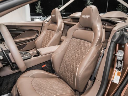 New 2026 Aston Martin Vanquish Convertible RWD image 12