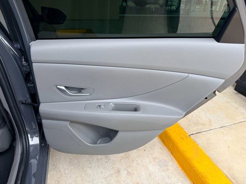 Used 2024 Hyundai Elantra SE FWD image 25