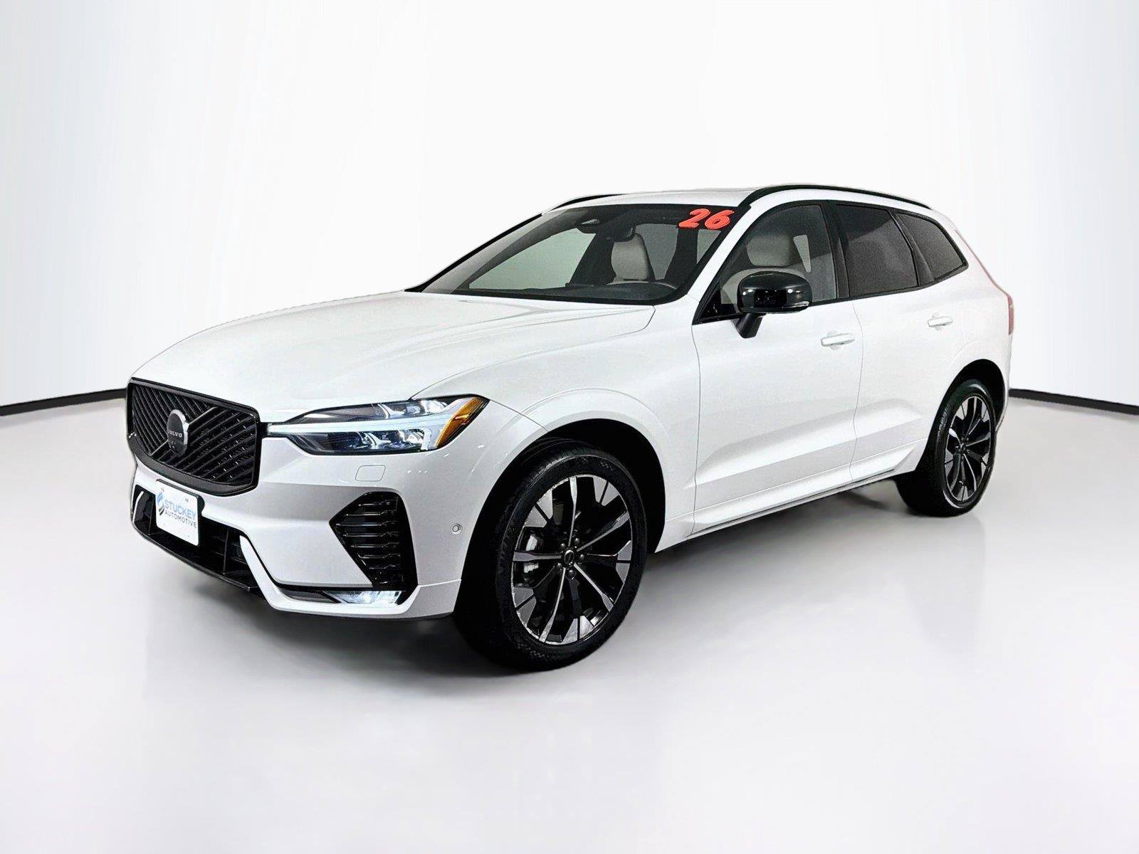 Used 2026 Volvo XC60 B5 Plus AWD/4WD image 7