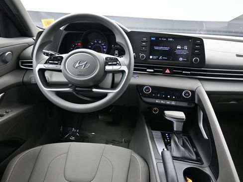 Certified 2021 Hyundai Elantra SEL FWD image 19