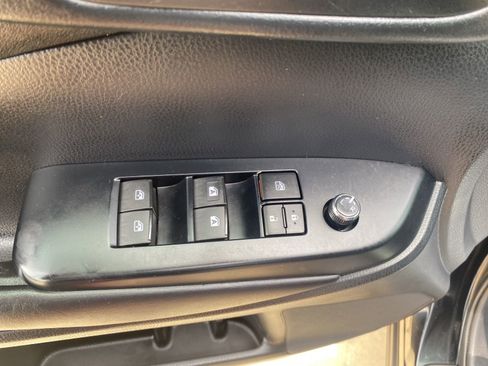 Used 2019 Toyota Highlander SE FWD image 14