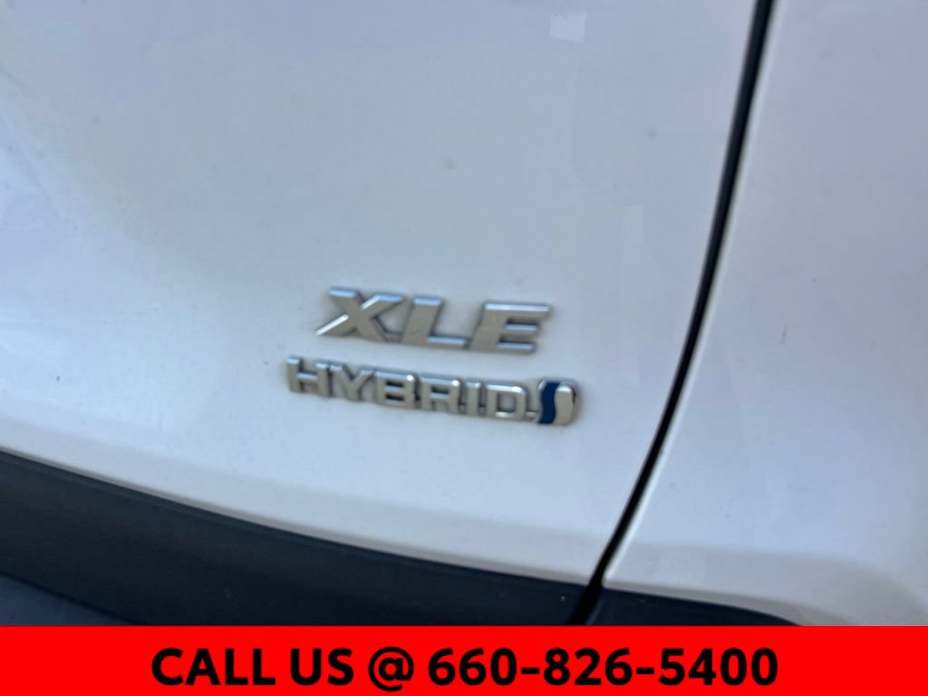 Certified 2022 Toyota RAV4 XLE w/ Convenience Package AWD/4WD image 10