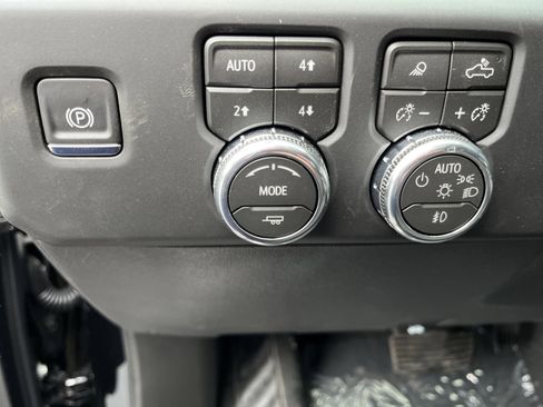 New 2026 GMC Sierra 1500 AT4 w/ AT4 Premium Package AWD/4WD image 41