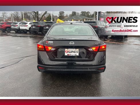 Used 2024 Nissan Altima 2.5 SV image 6