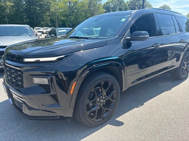 Used 2024 Chevrolet Traverse RS w/ LPO, Floor Liner Package AWD/4WD image 2