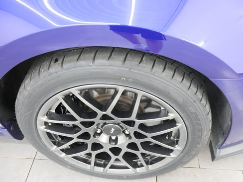 Used 2013 Ford Mustang Shelby GT500 RWD image 3