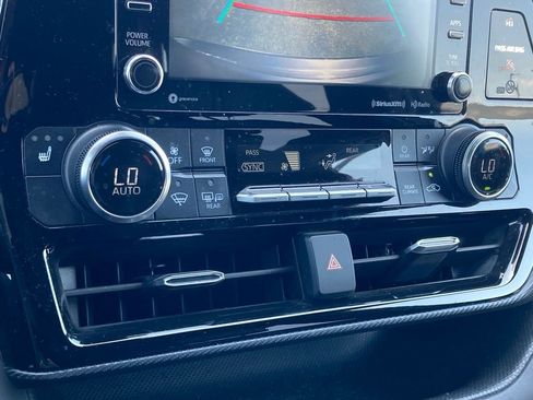 Used 2021 Toyota Highlander XSE image 21