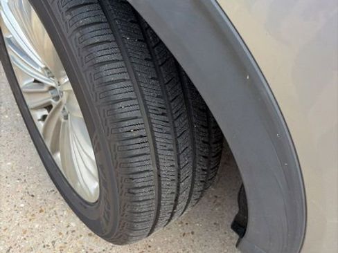 Used 2020 Ford Explorer Limited RWD image 9