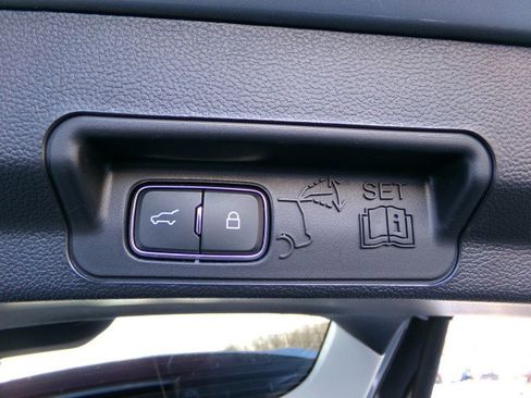 Used 2025 Ford Explorer Active w/ Active Comfort Package image 31