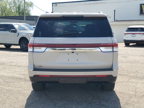 Certified 2024 Lincoln Navigator Reserve AWD/4WD image 5