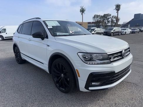 Used 2020 Volkswagen Tiguan SE R-Line image 3