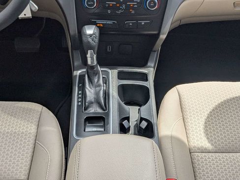 Used 2017 Ford Escape SE w/ Equipment Group 201A FWD image 18