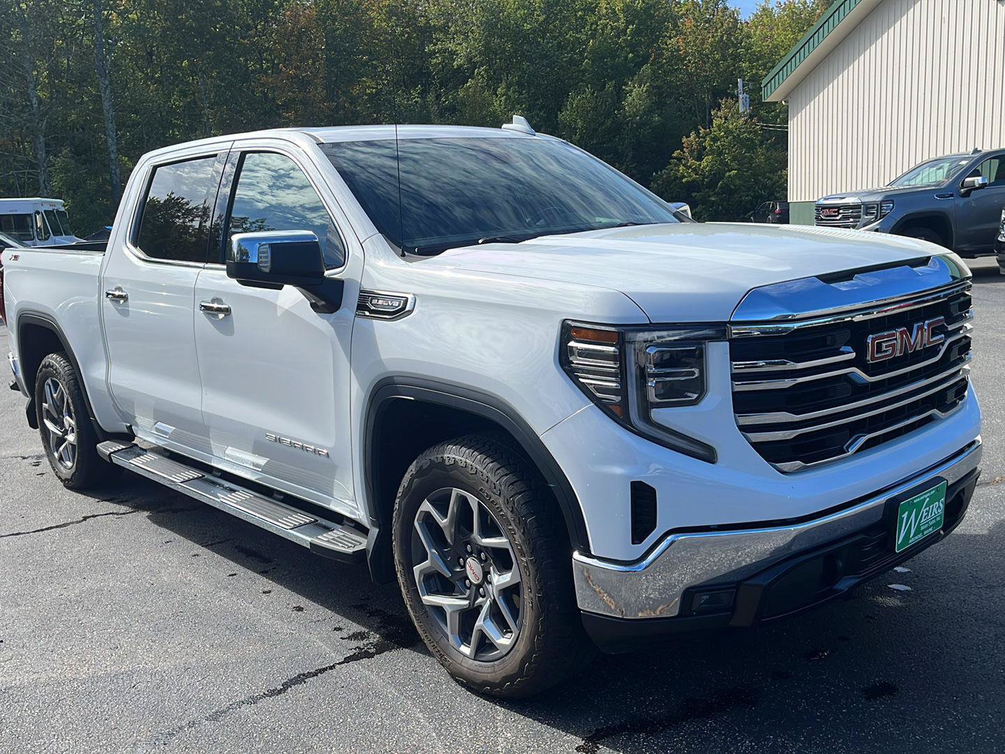 Certified 2023 GMC Sierra 1500 SLT w/ SLT Premium Package AWD/4WD image 8