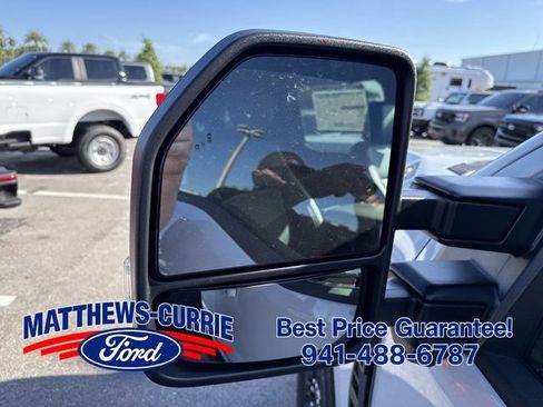 New 2026 Ford F250 Lariat w/ Black Appearance Package AWD/4WD image 8