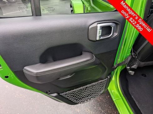 Used 2018 Jeep Wrangler Unlimited Sahara w/ Dual Top Group image 10