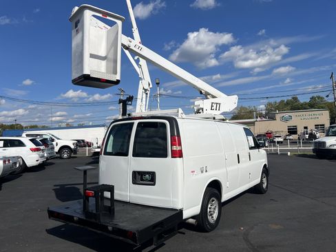 Used 2009 Chevrolet Express 3500 image 3