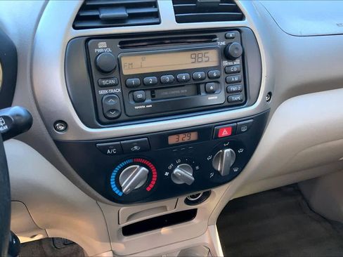 Used 2002 Toyota RAV4 4WD image 28