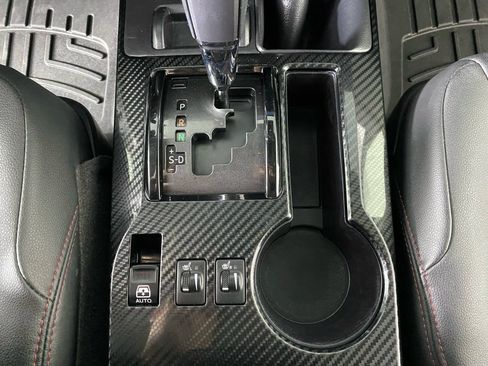 Used 2020 Toyota 4Runner Venture AWD/4WD image 27