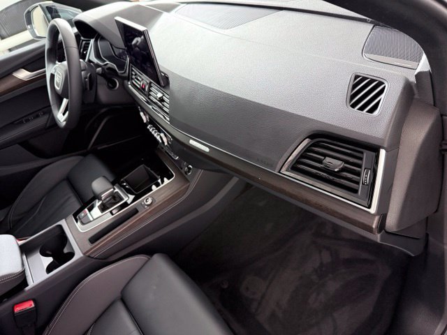 Certified 2024 Audi Q5 2.0T Premium Plus AWD/4WD image 24