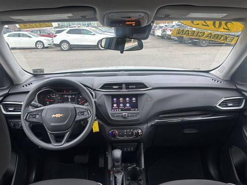 Used 2023 Chevrolet TrailBlazer LS image 23