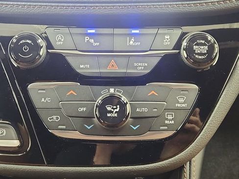 New 2026 Chrysler Pacifica Pinnacle AWD/4WD image 18