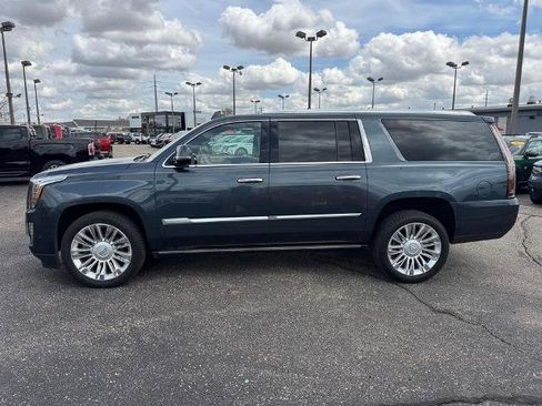 Used 2019 Cadillac Escalade ESV Platinum AWD/4WD image 3