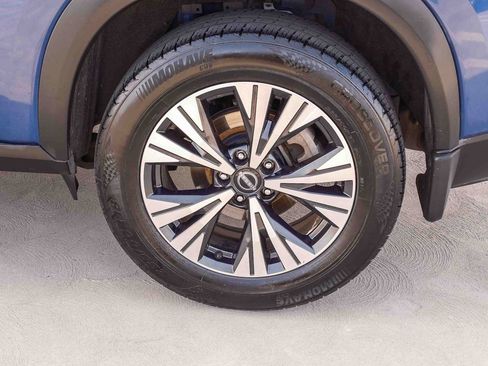 Used 2023 Nissan Rogue SV FWD image 9